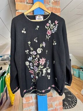 Tiara International Grannycore Sweater Floral Embroidery